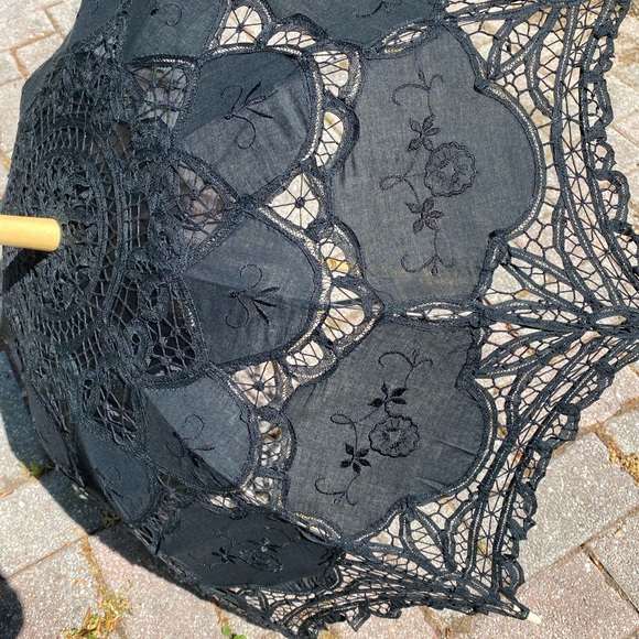NWT Black Lace Witch’s Parasol. - Picture 5 of 7